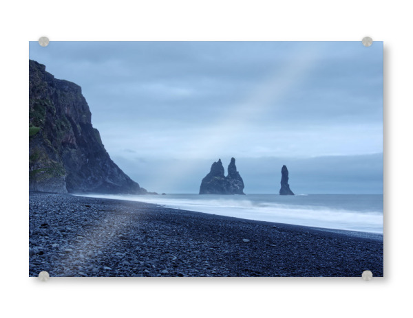 Acrylglasbild "Felsen im Meer an Islands Küste" artboxONE - Natur,Reise,Reise / Strand und Meer