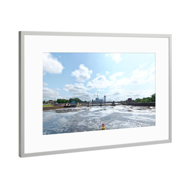 Poster mit Rahmen Silber "Bremen - Weserwehr; Panorama low" artboxONE - Städte,Reise,Architektur,Reise / Länder,Städte / Weitere