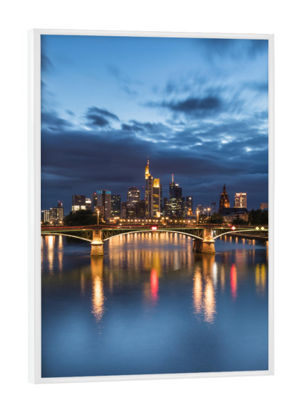 Poster mit weißem Rahmen "Frankfurt's Skyline" artboxONE - Städte,Städte / Frankfurt