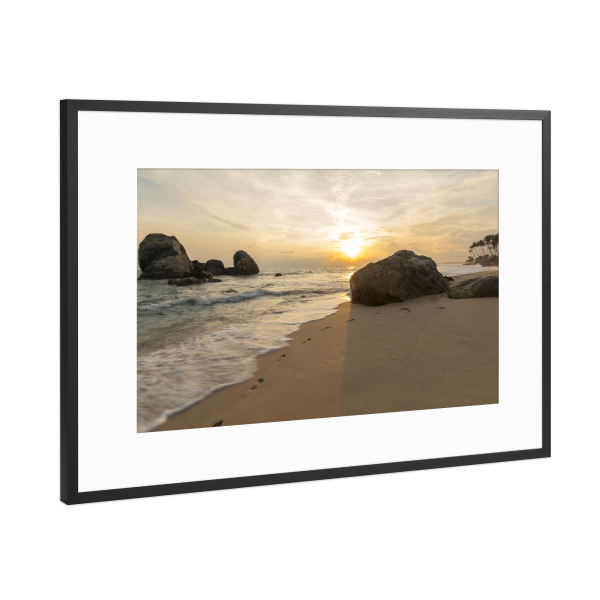 Poster mit Rahmen Schwarz (Metallic) "Tropischer Sonnenuntergang" artboxONE - Natur,Reise,Reise / Strand und Meer,Reise / Asien,Reise / Länder