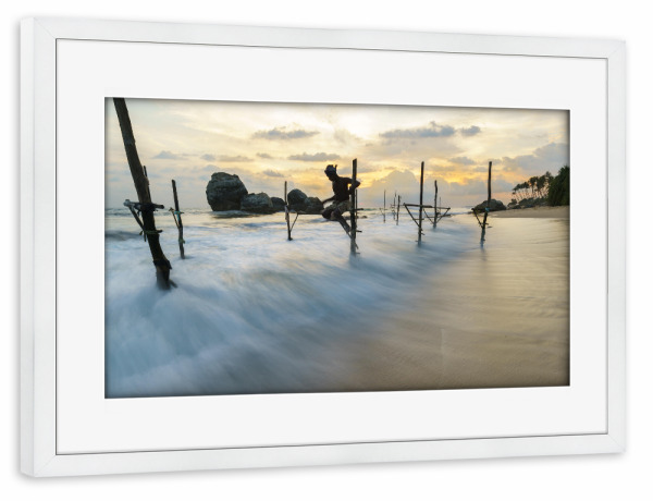Poster mit Rahmen weiß "Sri Lankan Fisherman" artboxONE - Natur,Reise,Menschen,Reise / Strand und Meer,Reise / Asien