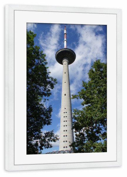 Poster mit Rahmen weiß "Litauen - Fernsehturm Vilnius" artboxONE - Städte,Reise,Architektur,Reise / Länder,Städte / Weitere