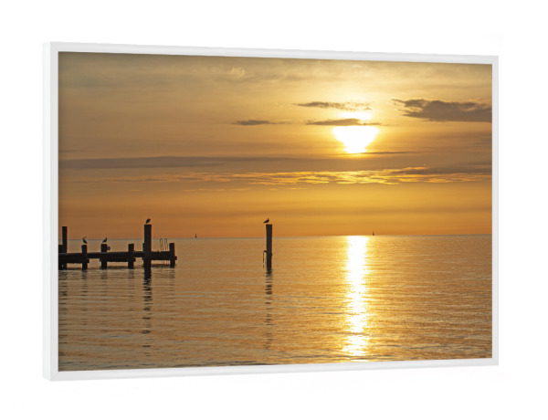Poster mit weißem Rahmen "Goldener Morgen am Ostseestrand" artboxONE - Reise,Reise / Strand und Meer,Reise / Länder