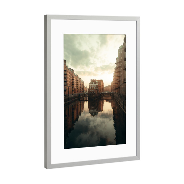 Poster mit Rahmen Silber "Hamburger Wasserschloss" artboxONE - Städte,Städte / Hamburg,Architektur
