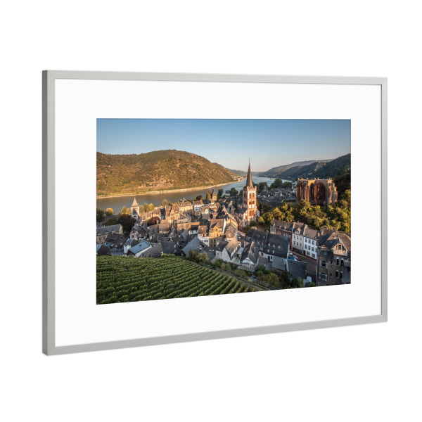 Poster mit Rahmen Silber "Bacharach Stadtansicht" artboxONE - Städte,Natur,Reise