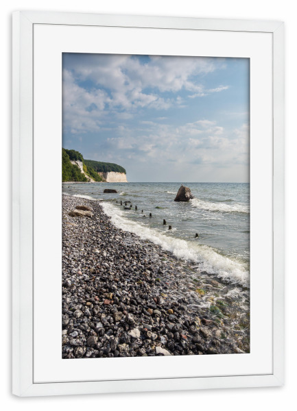 Poster mit Rahmen weiß "Küstenwald und Kreidefelsen" artboxONE - Natur,Reise,Reise / Strand und Meer