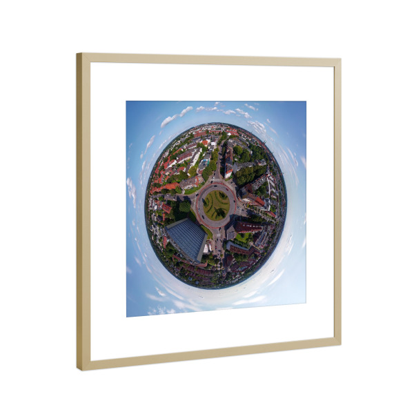 Poster mit Rahmen Gold "Lübeck - Kreisel Ziegelstr., midi" artboxONE - Städte,Reise,Architektur,Reise / Länder,Städte / Weitere