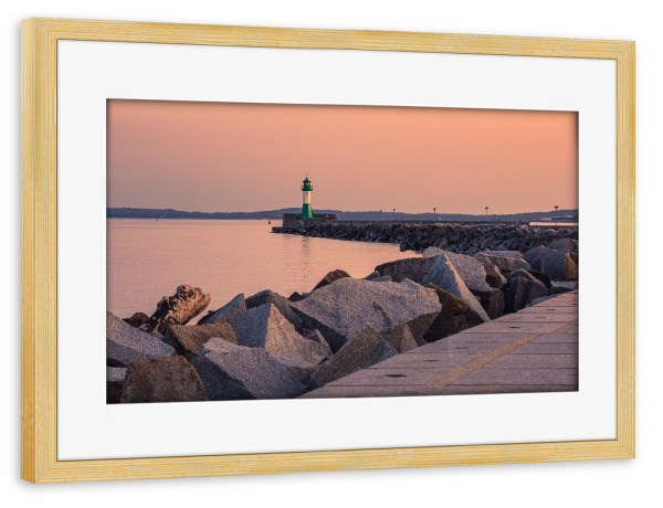 Poster mit Rahmen kiefer "Abends am Leuchtturm" artboxONE - Natur,Reise,Architektur,Reise / Strand und Meer