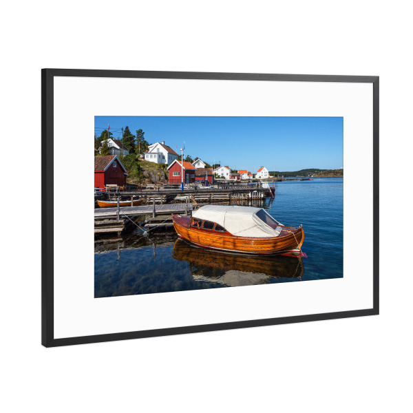 Poster mit Rahmen Schwarz (Metallic) "Hafen mit Boot" artboxONE - Natur,Reise,Architektur,Reise / Strand und Meer,Reise / Länder