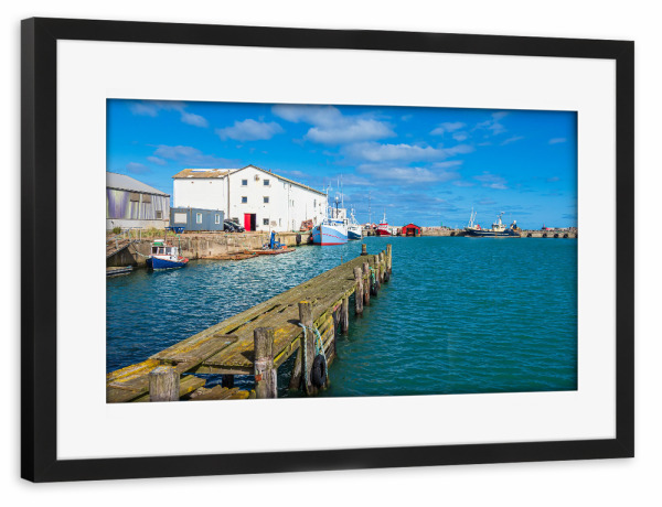 Poster mit Rahmen schwarz "Hafen von Hirtshals" artboxONE - Reise,Architektur,Reise / Strand und Meer,Reise / Länder