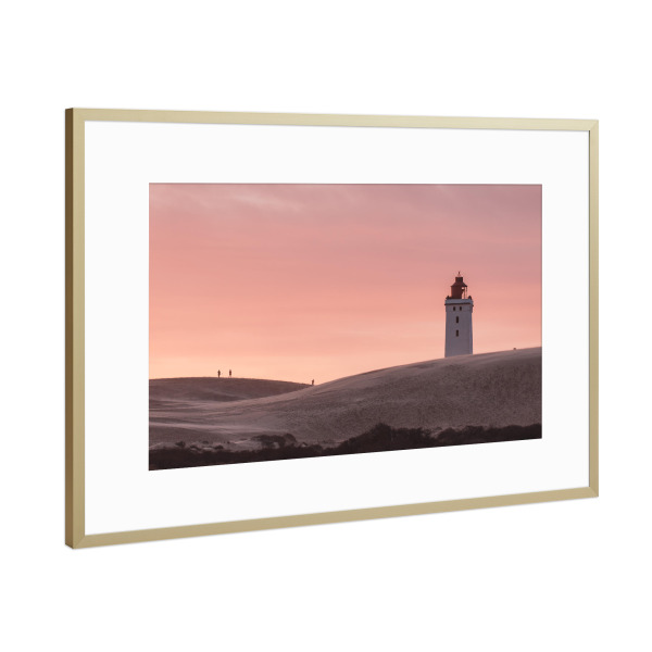 Poster mit Rahmen Gold "Lighthouse in Dunes at Sunset" artboxONE - Reise / Strand und Meer