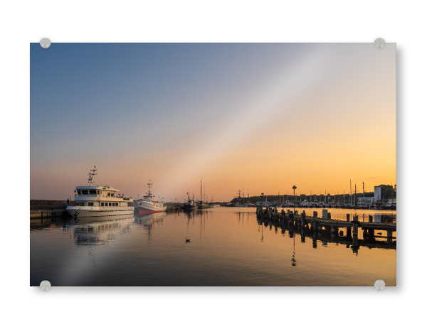 Acrylglasbild "Hafen von Sassnitz am Abend" artboxONE - Natur,Reise,Architektur,Reise / Strand und Meer,Städte / Weitere