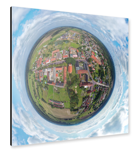 Alu-Dibond "Dorfkirche in Mahlwinkel, high" 30x30 cm artboxONE