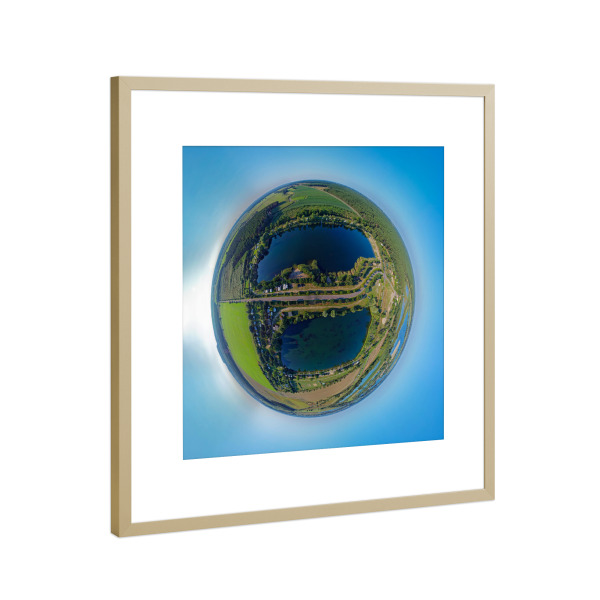 Poster mit Rahmen Gold "Baggerlöcher Sandkrug - low" artboxONE - Städte,Natur,Reise,Reise / Länder,Städte / Weitere