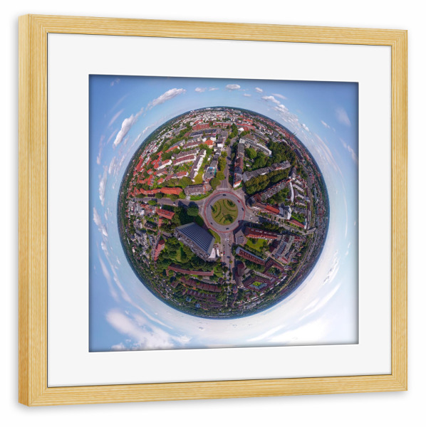 Poster mit Rahmen kiefer "Lübeck - Kreisel Ziegelstr., high" artboxONE - Städte,Reise,Architektur,Reise / Länder,Städte / Weitere