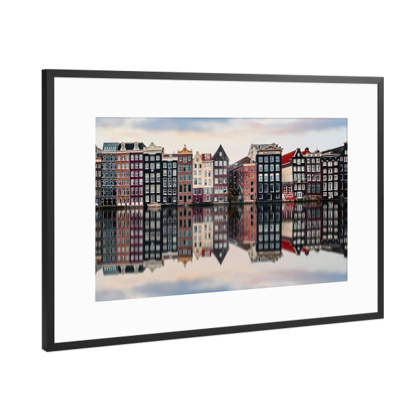 Poster mit Rahmen Schwarz (Metallic) "Damrak" artboxONE - Städte,Reise,Architektur,Reise / Länder,Städte / Amsterdam