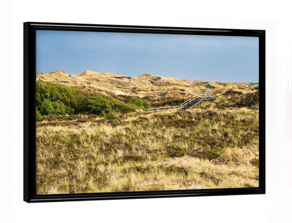 Poster mit schwarzem Rahmen "Düne, Dühnengras und Treppe" artboxONE - Natur,Reise