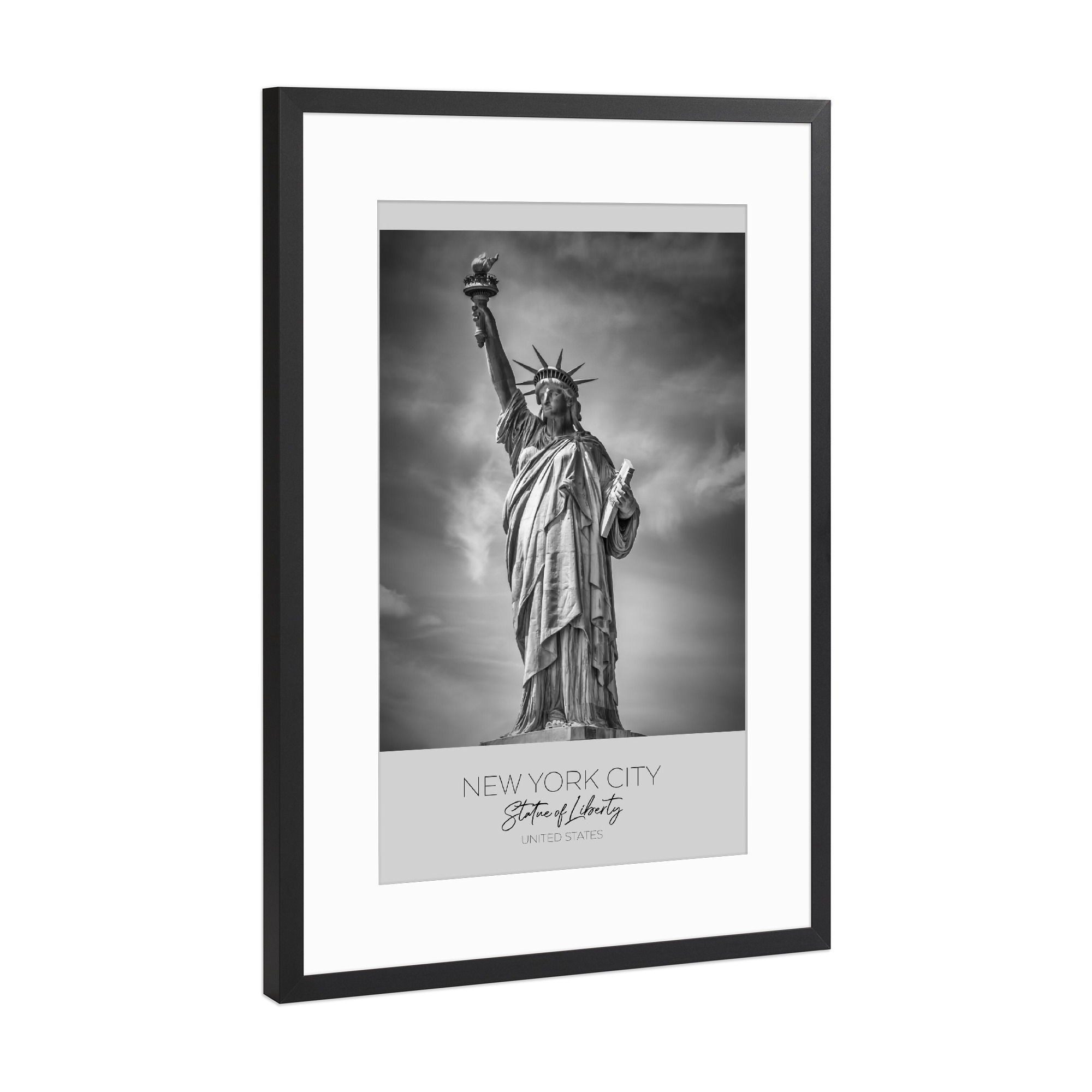 Poster mit Rahmen Schwarz (Metallic) "Im Fokus: NYC Freiheitsstatue" artboxONE - Städte / New York,Schwarzweiß