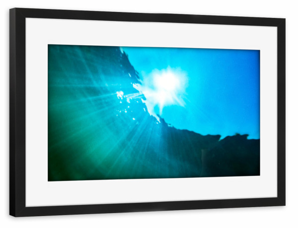 Poster mit Rahmen schwarz "Reflexion unter Wasser" artboxONE - Natur,Reise,Reise / Strand und Meer,Unterwasser