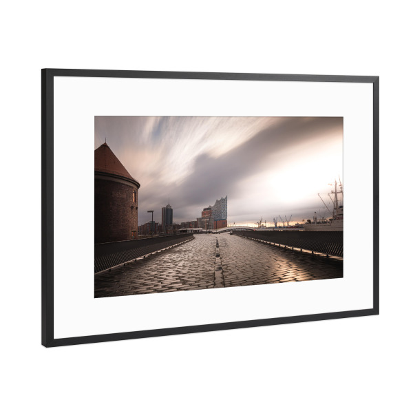 Poster mit Rahmen Schwarz (Metallic) "Elbpromenade" artboxONE - Städte / Hamburg,Reise,Architektur