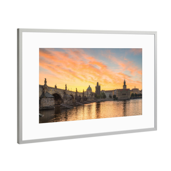 Poster mit Rahmen Silber "Sonnenaufgang in Prag" artboxONE - Reise,Reise / Länder,Städte / Prag