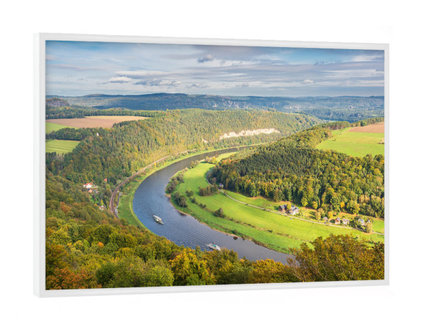 Poster mit weißem Rahmen "Elbe, Schiffe und Wald" artboxONE - Natur,Reise