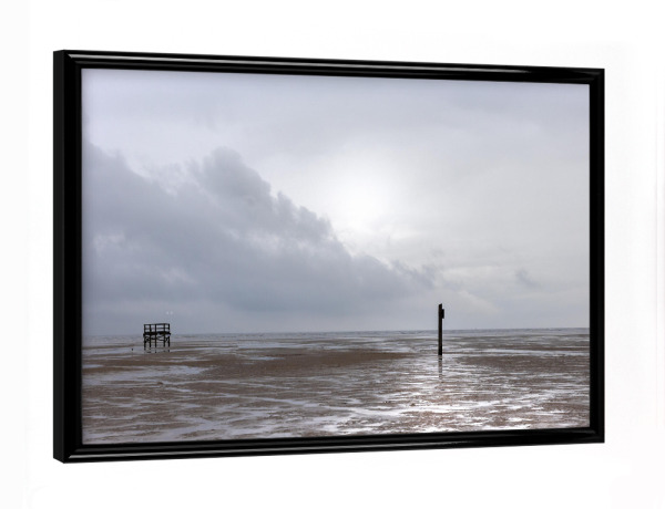 Poster mit schwarzem Rahmen "Ein Herbstmorgen am Meer" artboxONE - Natur,Reise,Reise / Strand und Meer