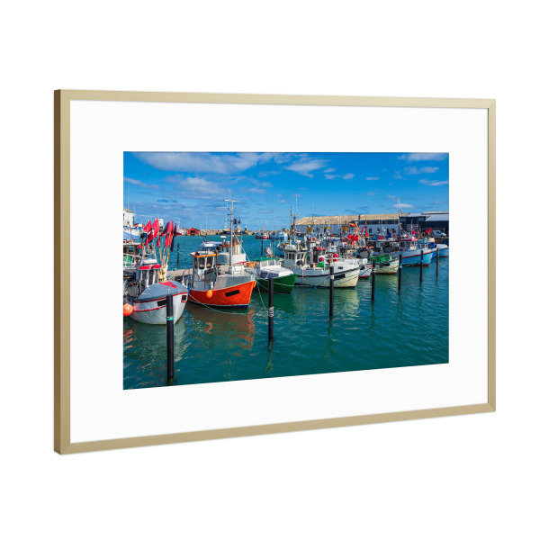 Poster mit Rahmen Gold "Hafen von Hirtshals mit Boote" artboxONE - Natur,Reise,Reise / Strand und Meer,Reise / Länder