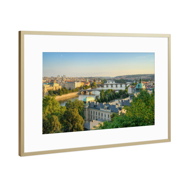 Poster mit Rahmen Gold "Blick über Prag" artboxONE - Reise,Reise / Länder,Städte / Prag