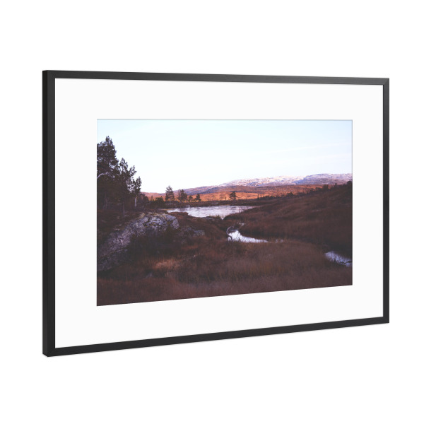 Poster mit Rahmen Schwarz (Metallic) "Norwegische Landschaft" artboxONE - Natur,Reise,Reise / Länder
