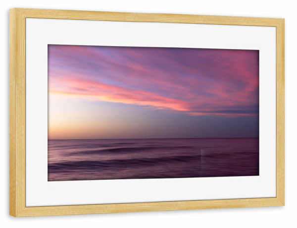 Poster mit Rahmen kiefer "Rosa Wolken über dem Meer" artboxONE - Natur,Reise,Reise / Strand und Meer