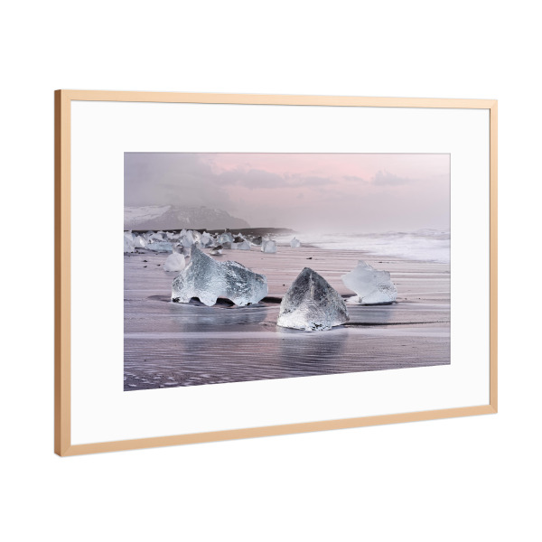 Poster mit Rahmen Kupfer "Morgenlicht am Eisstrand" artboxONE - Natur,Reise / Strand und Meer