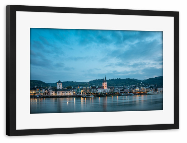 Poster mit Rahmen schwarz "Boppard Blaue Stunde" artboxONE - Städte