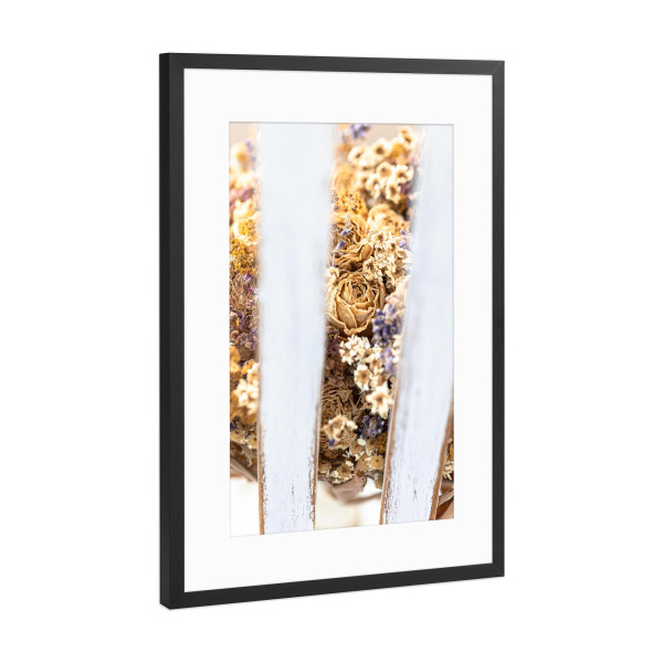 Poster mit Rahmen Schwarz (Metallic) "3 Jahre danach - Nahaufnahme" artboxONE - Floral