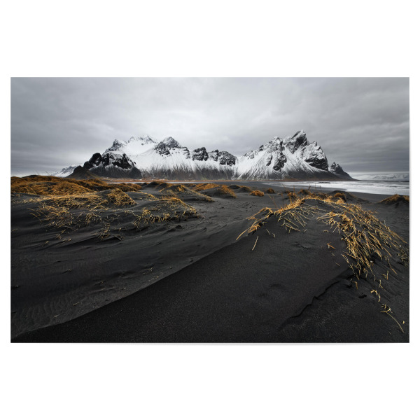 Poster 30x20 cm "Schwarze Sanddünen vor Bergkette" artboxONE - Natur,Reise,Reise / Strand und Meer