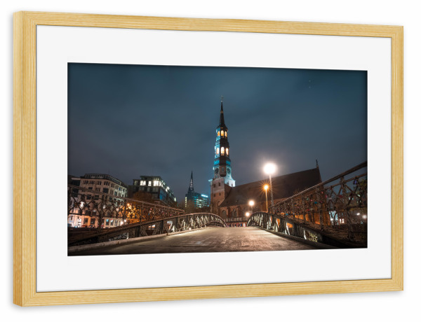 Poster mit Rahmen kiefer "Katharinenkirche Hamburg" artboxONE - Städte / Hamburg,Architektur