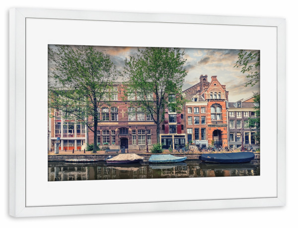 Poster mit Rahmen weiß "Amsterdam In The Evening" artboxONE - Städte,Reise,Architektur,Reise / Länder,Städte / Amsterdam