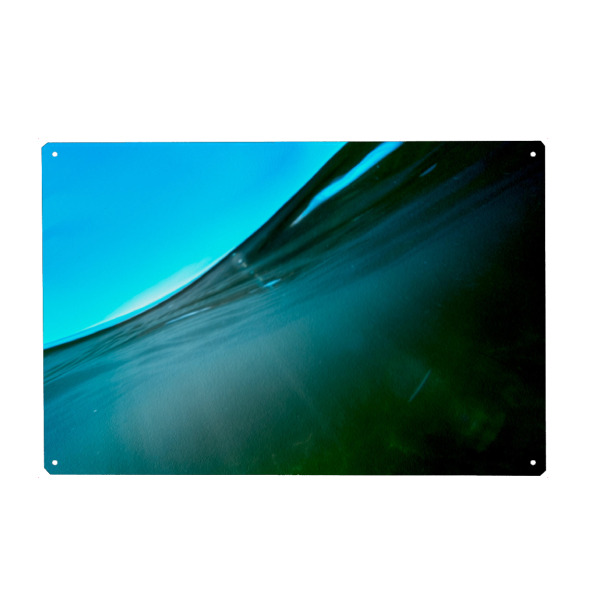 Metall Poster "Over Under Water" artboxONE - Natur,Reise,Reise / Strand und Meer,Unterwasser,Buchstaben / W