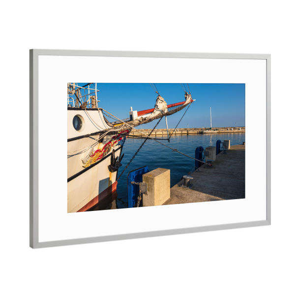Poster mit Rahmen Silber "Segelschiff im Hafen" artboxONE - Reise,Reise / Strand und Meer