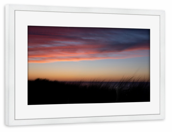 Poster mit Rahmen weiß "Dünen in der Dämmerung am Meer" artboxONE - Natur,Reise,Reise / Strand und Meer
