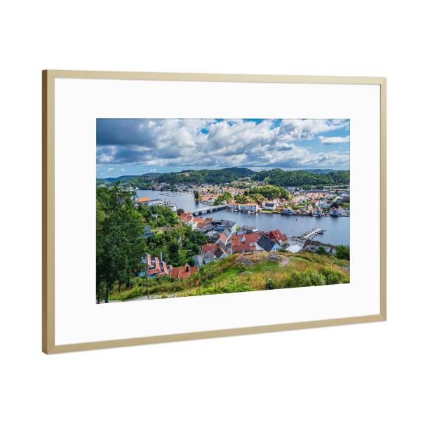 Poster mit Rahmen Gold "Blick auf die Stadt Mandal" artboxONE - Natur,Reise,Architektur,Reise / Länder,Städte / Weitere