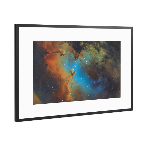 Poster mit Rahmen Schwarz (Metallic) "Adlernebel" artboxONE - Galaxy