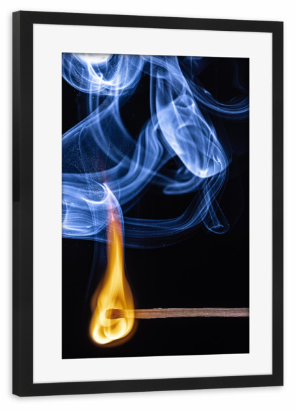 Poster mit Rahmen schwarz "Entzündet" artboxONE - Abstrakt - Feuer,Rauch,Streichholz,Schwarz,Rot,Gelb,Makro,Makrofotografie