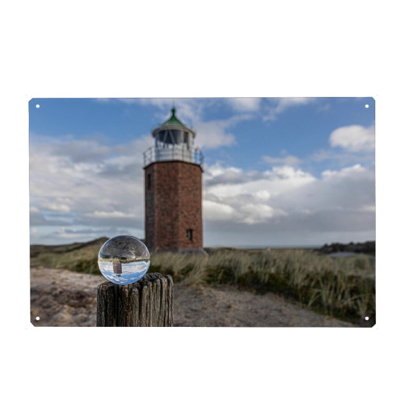 Metall Poster "Quermarkenfeuer in der Glaskugel" artboxONE - Reise / Strand und Meer - Leuchtturm,Meer,Sylt,Glaskugel,Himmel,Insel,Sea,Lighthouse