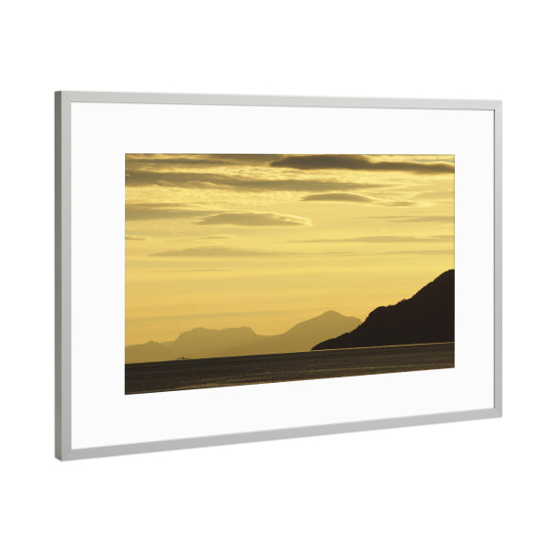 Poster mit Rahmen Silber "Fähre bei Sonnenuntergang" artboxONE - Natur,Reise