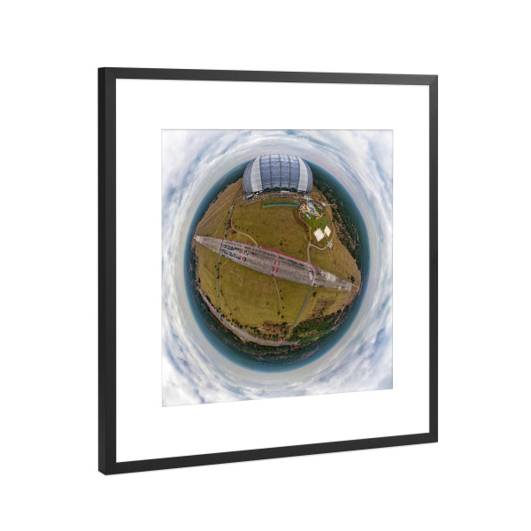 Poster mit Rahmen Schwarz (Metallic) "Tropische Insel - Südansicht,high" artboxONE - Städte,Städte / Berlin,Reise,Architektur,Reise / Länder