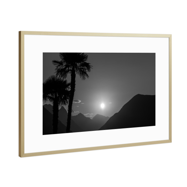 Poster mit Rahmen Gold "Sonnenaufgang am Lago di Lugano" artboxONE - Natur,Reise,Schwarzweiß