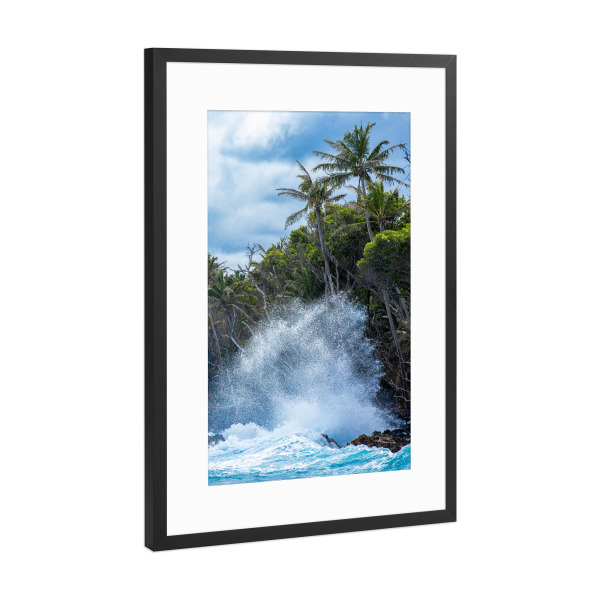 Poster mit Rahmen Schwarz (Metallic) "Pohoiki Black Sand Beach" artboxONE - Natur,Reise / Strand und Meer