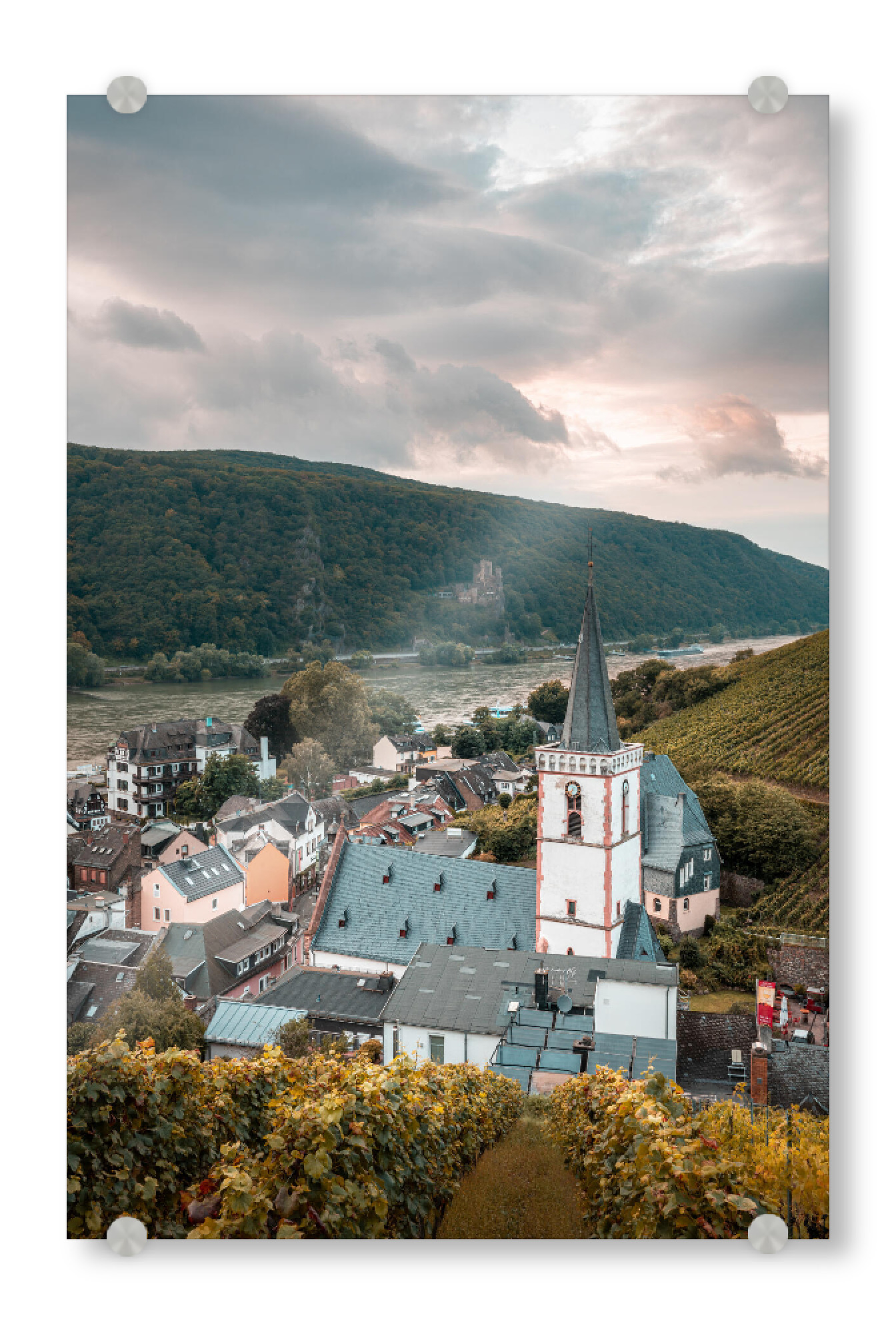 Acrylglasbild "Assmannshausen Kirche" artboxONE - Städte,Natur