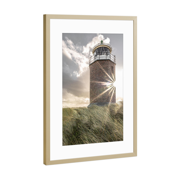 Poster mit Rahmen Gold "Quermarkenfeuer im Gegenlicht" artboxONE - Reise / Strand und Meer